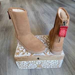 UGG Classic Short Logo Zip Boot